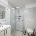 يونيفرسيتي 2*