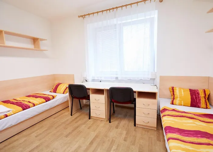 University Hotel מלון 2*