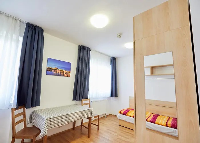 מלון University Hotel
