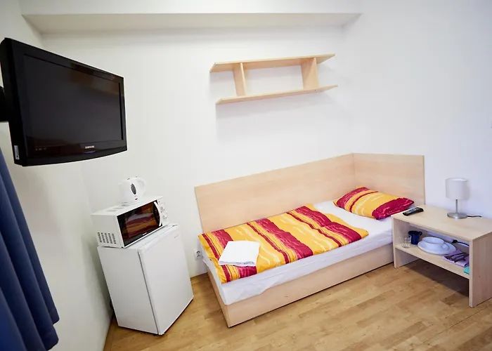 University Hotel מלון 2*