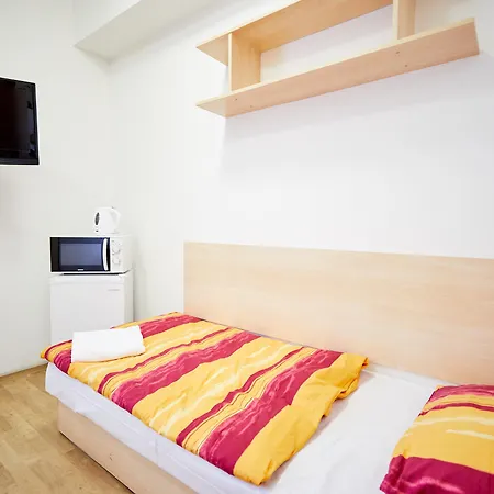University Hotel 3*