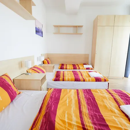 University Hotel Hotell 2*