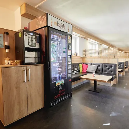 University Hotel Hotell 2*