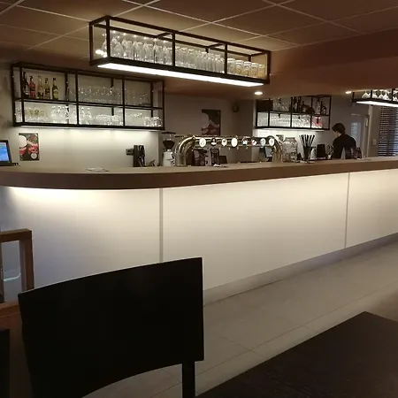 University Hotel Hotell