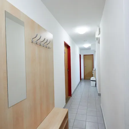 University Hotel Hotell 2*