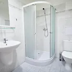 University Hotel 2*