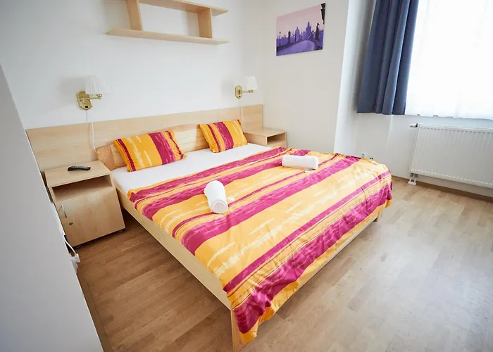 University Hotel 2*