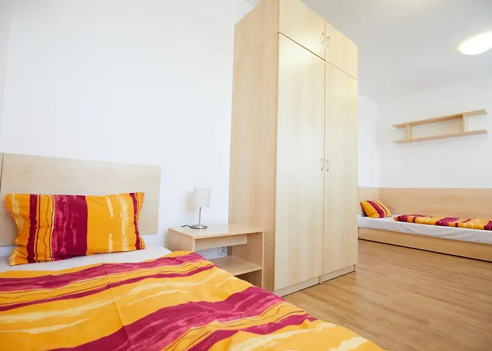 University Hotel Hotell 2*