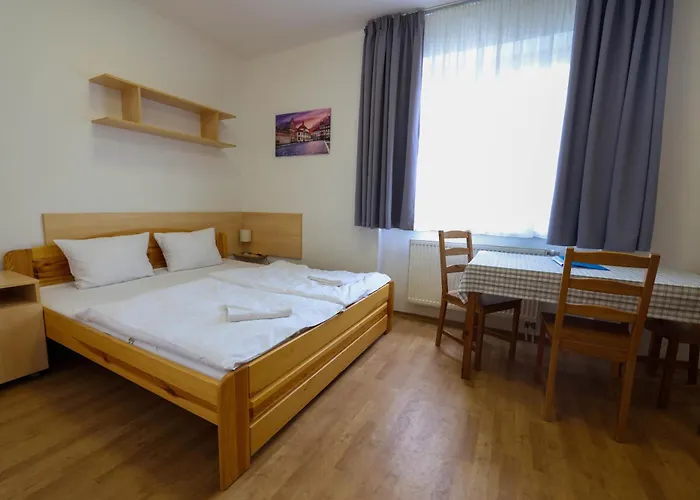 University Hotel Hotell 2*
